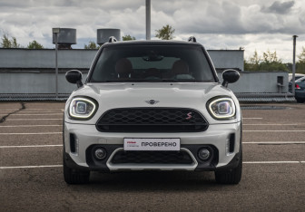 Подержанный автомобиль MINI Countryman 2020 года (2 фото)