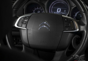 Подержанный автомобиль Citroen C4 Sedan 2017 года (10 фото)