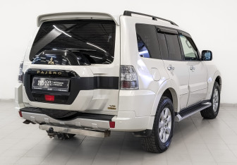 Подержанный автомобиль Mitsubishi Pajero 2021 года (5 фото)