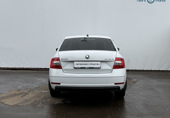 Подержанный автомобиль Skoda Octavia Liftback 2017 года (6 фото)