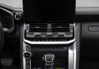 Подержанный автомобиль Toyota Land Cruiser Suv 2022 года (13 фото)