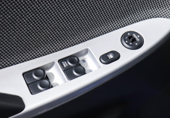 Подержанный автомобиль Hyundai Solaris Hatchback 2012 года (14 фото)