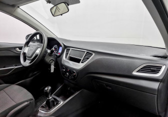 Подержанный автомобиль Hyundai Solaris Sedan 2020 года (14 фото)