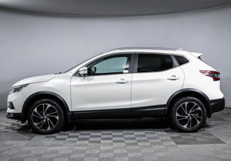 Подержанный автомобиль Nissan Qashqai 2021 года (8 фото)