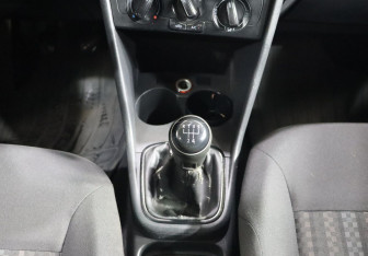 Подержанный автомобиль Volkswagen Polo Sedan 2017 года (15 фото)