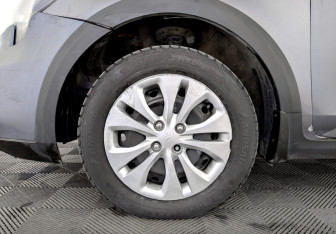 Подержанный автомобиль Kia Rio Hatchback 2021 года (18 фото)