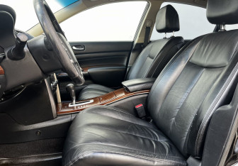 Подержанный автомобиль Nissan Teana 2011 года (10 фото)