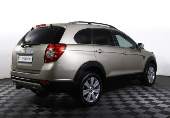 Подержанный автомобиль Chevrolet Captiva 2007 года (5 фото)