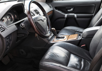 Подержанный автомобиль Volvo XC90 2011 года (16 фото)