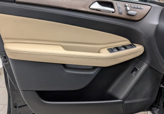 Подержанный автомобиль Mercedes-Benz GLE 2016 года (19 фото)