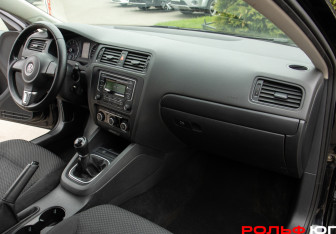 Подержанный автомобиль Volkswagen Jetta Sedan 2014 года (7 фото)