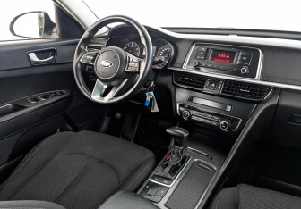 Подержанный автомобиль Kia Optima Sedan 2019 года (27 фото)