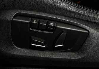 Подержанный автомобиль BMW X6 2016 года (16 фото)