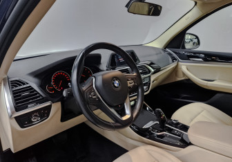 Подержанный автомобиль BMW X3 2019 года (15 фото)