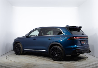 Подержанный автомобиль Geely Monjaro 2023 года (7 фото)