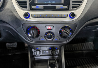 Подержанный автомобиль Hyundai Solaris Sedan 2018 года (25 фото)