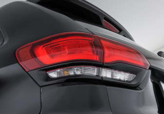 Подержанный автомобиль Jeep Grand Cherokee 2021 года (25 фото)