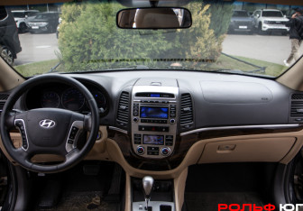 Подержанный автомобиль Hyundai Santa Fe 2012 года (9 фото)