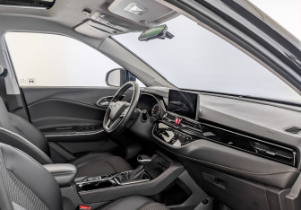 Подержанный автомобиль Москвич 3 2023 года (11 фото)