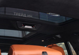 Подержанный автомобиль BMW X7 2021 года (10 фото)