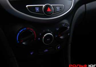 Подержанный автомобиль Hyundai Solaris Sedan 2011 года (15 фото)