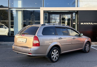 Подержанный автомобиль Chevrolet Lacetti Wagon 2008 года (5 фото)