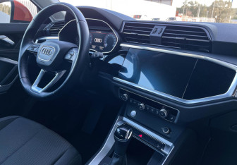 Подержанный автомобиль Audi Q3 2020 года (9 фото)