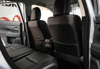 Подержанный автомобиль Mitsubishi Outlander 2016 года (32 фото)