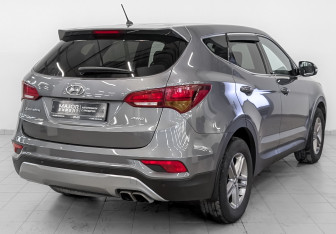 Подержанный автомобиль Hyundai Santa Fe 2016 года (5 фото)