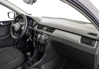 Подержанный автомобиль Skoda Rapid Liftback 2019 года (13 фото)