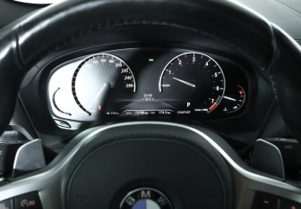 Подержанный автомобиль BMW X4 2021 года (11 фото)