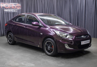 Подержанный автомобиль Hyundai Solaris Sedan 2011 года (3 фото)