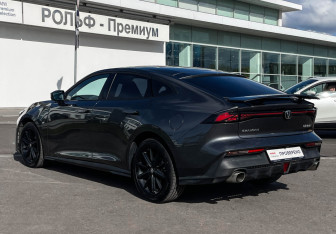 Подержанный автомобиль Changan UNI-V 2024 года (7 фото)