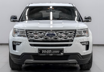 Подержанный автомобиль Ford Explorer 2019 года (2 фото)