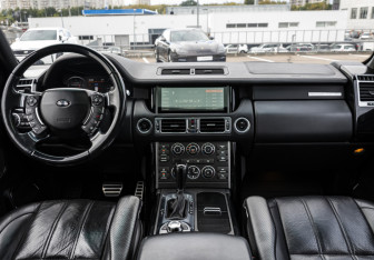 Подержанный автомобиль Land Rover Range Rover 2011 года (14 фото)