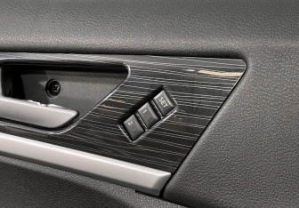 Подержанный автомобиль DongFeng AX7 2018 года (8 фото)