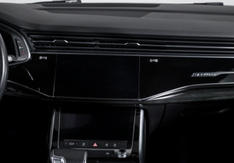 Подержанный автомобиль Audi Q7 2021 года (13 фото)