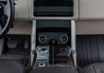 Подержанный автомобиль Land Rover Range Rover 2019 года (14 фото)