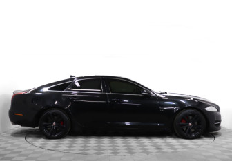 Подержанный автомобиль Jaguar XJ 2015 года (4 фото)