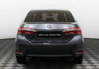 Подержанный автомобиль Toyota Corolla Sedan 2013 года (6 фото)