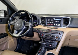 Подержанный автомобиль Kia Sportage 2020 года (25 фото)