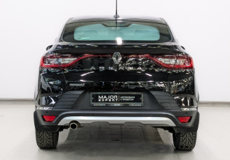 Подержанный автомобиль Renault Arkana 2019 года (6 фото)