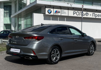 Подержанный автомобиль Hyundai Sonata 2018 года (5 фото)