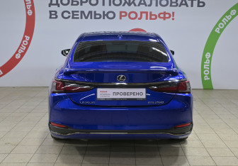 Подержанный автомобиль Lexus ES 2022 года (5 фото)