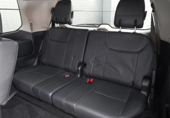 Подержанный автомобиль Lexus LX 2014 года (11 фото)