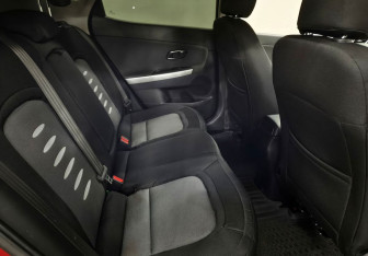 Подержанный автомобиль Kia Ceed Hatchback 2013 года (10 фото)