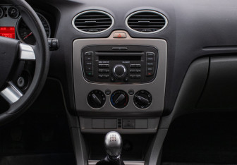 Подержанный автомобиль Ford Focus Hatchback 2010 года (14 фото)