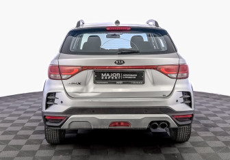 Подержанный автомобиль Kia Rio Hatchback 2021 года (6 фото)