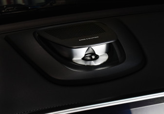 Подержанный автомобиль BMW X5 M 2016 года (16 фото)