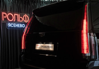 Подержанный автомобиль Cadillac Escalade Suv 2020 года (28 фото)